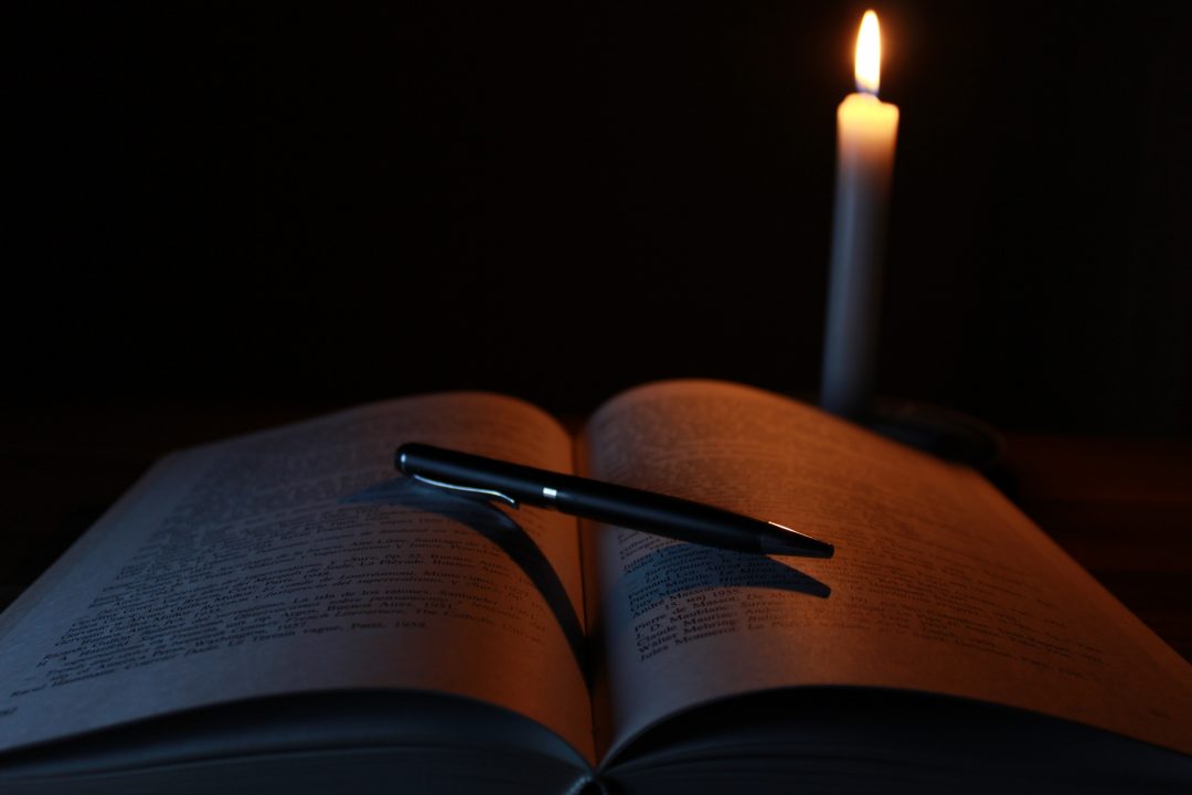 cropped-blur-book-candle-207700-4.jpg